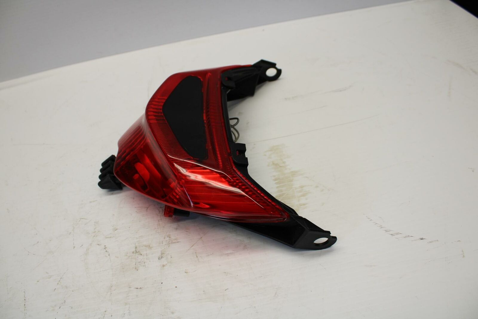 13-16 SUZUKI BANDIT 1250S ABS REAR TAIL TAILLIGHT BACK BRAKE LIGHT #B BB238