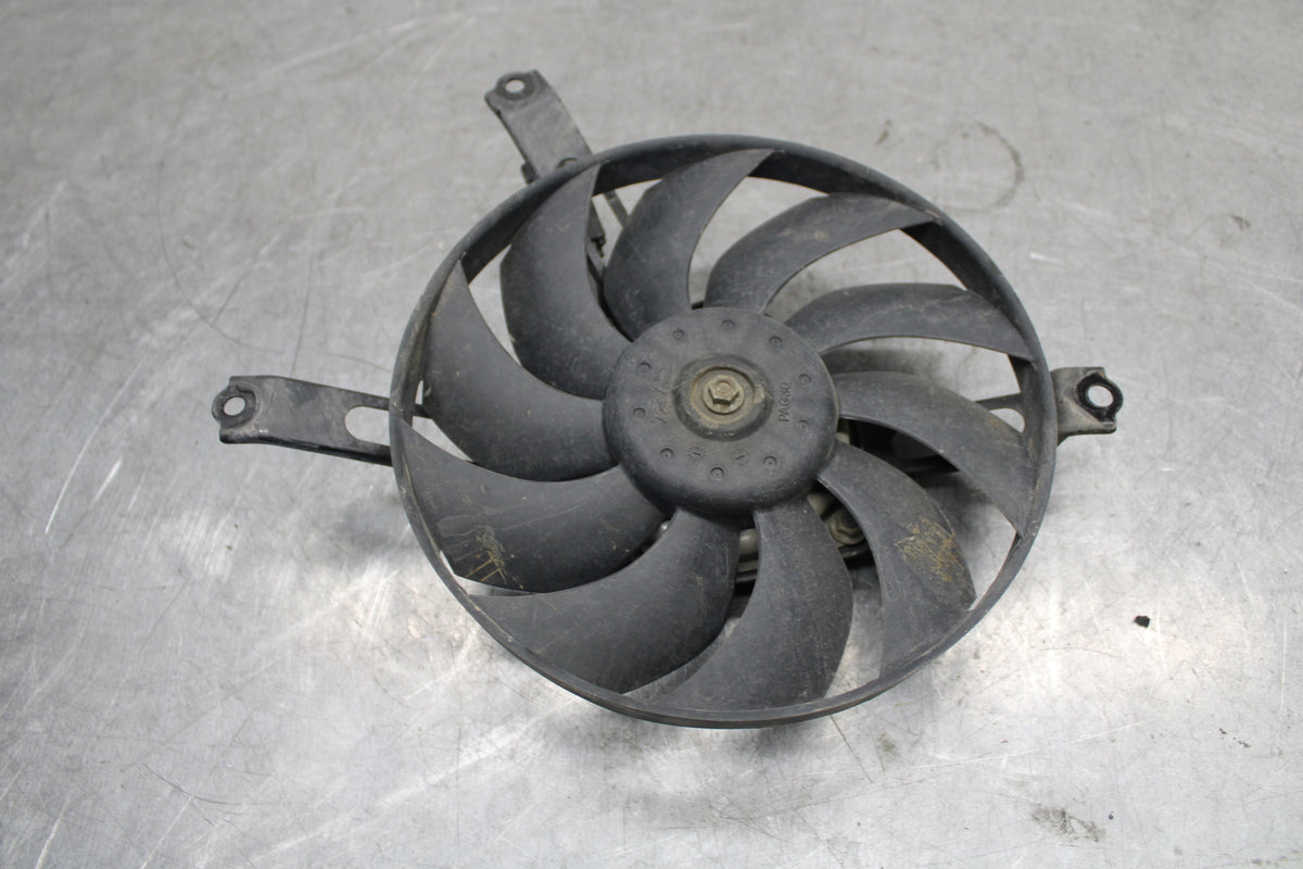 17-21 HONDA CBR1000RR SP RIGHT ENGINE RADIATOR COOLING FAN MOTOR BB681