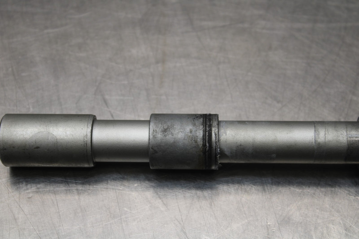 19 MOTO GUZZI V7 III FRONT WHEEL RIM AXLE PIVOT BOLT BB831