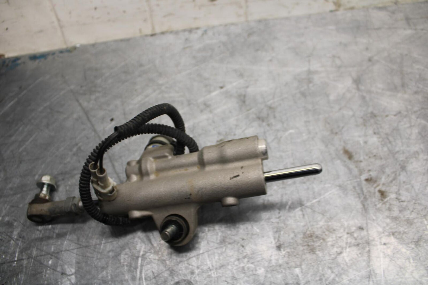 18 YAMAHA YZF R1  STEERING DAMPER STABILIZER BB473