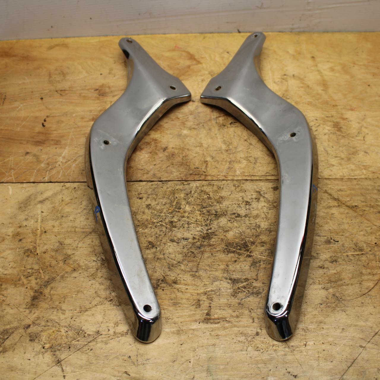 05-09 SUZUKI BOULEVARD C90 REAR PASSENGER FENDER GRAB RAILSET BB332