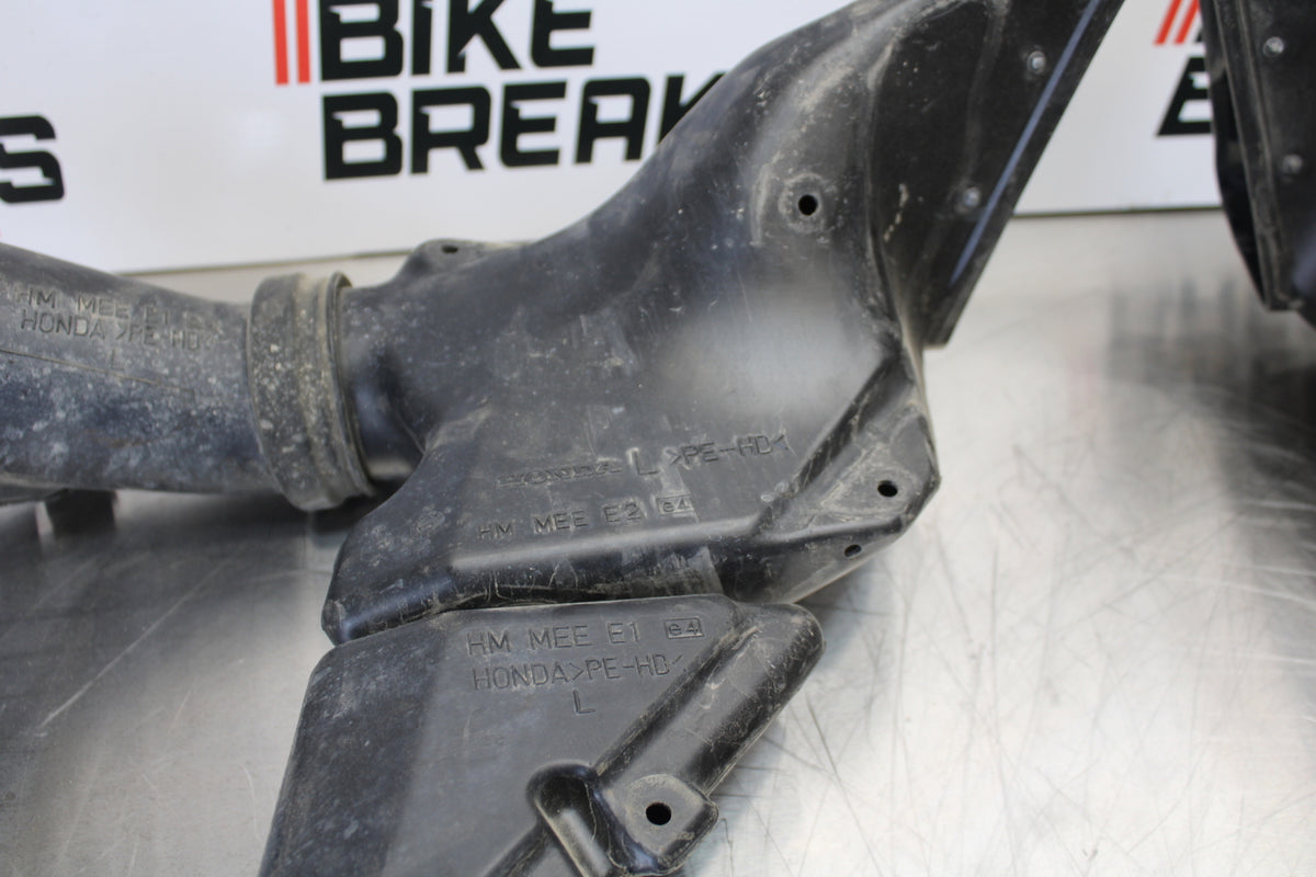 05-06 HONDA CBR600RR RIGHT LEFT AIR INTAKE DUCTS BB149