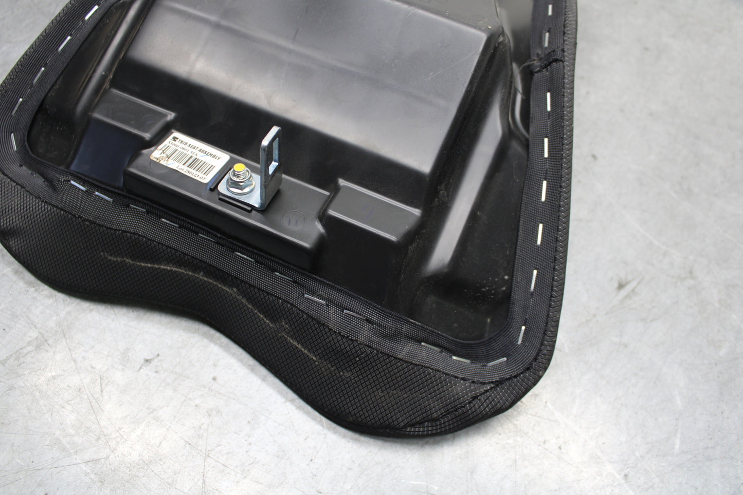 18-23 KAWASAKI NINJA 400 FRONT DRIVERS SEAT PAD SADDLE PILLION BB660