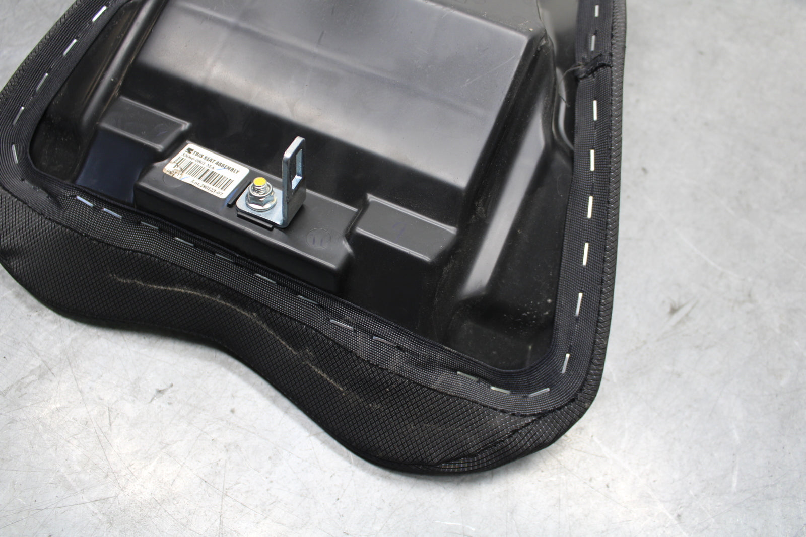 18-23 KAWASAKI NINJA 400 FRONT DRIVERS SEAT PAD SADDLE PILLION BB660