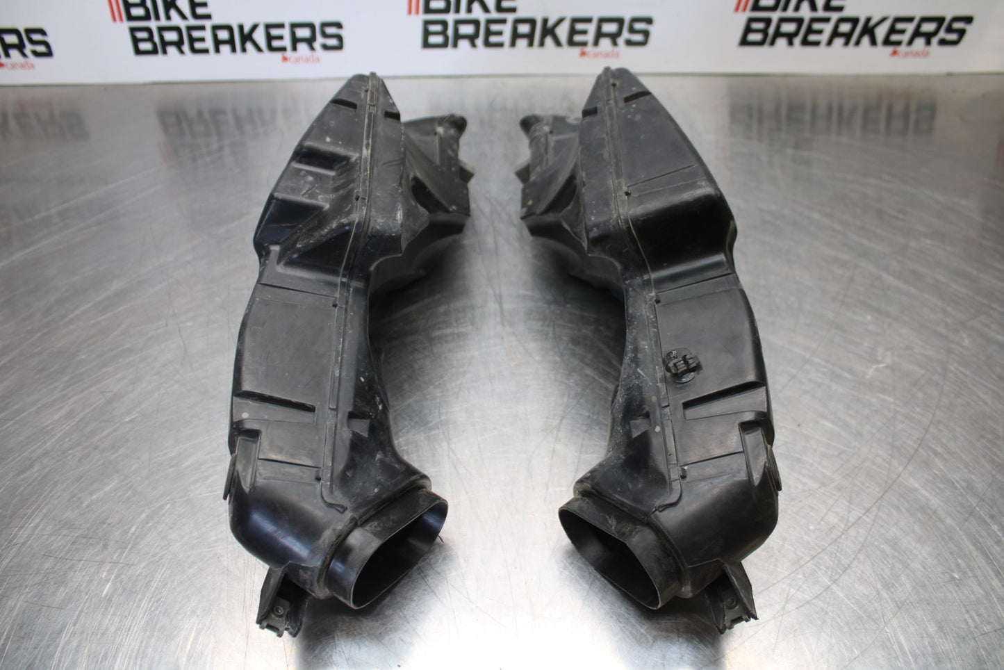 06-07 SUZUKI GSXR 600 RIGHT LEFT AIR INTAKE DUCTS BB170