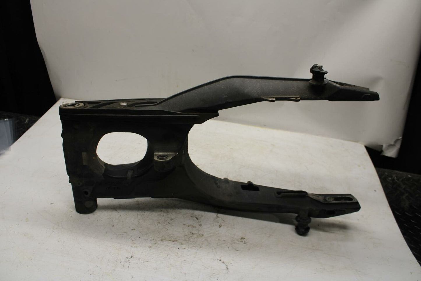 07-16 TRIUMPH STREET TRIPLE REAR SWINGARM BACK SUSPENSION SWING ARM BB361