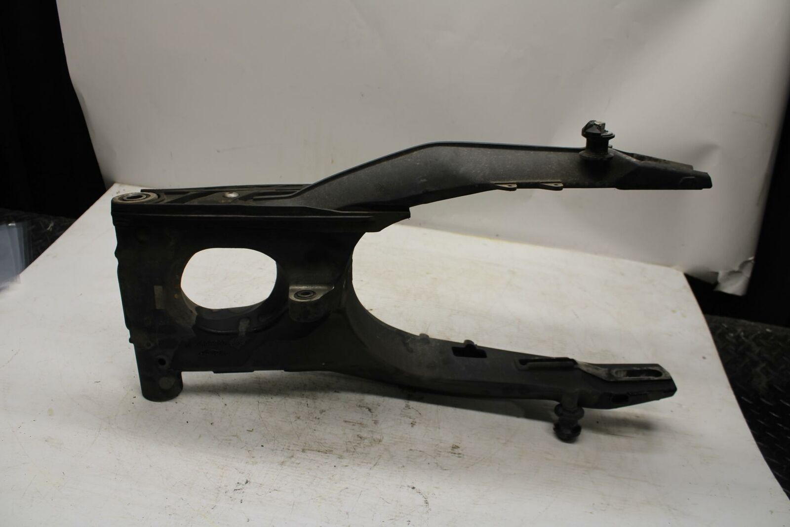 07-16 TRIUMPH STREET TRIPLE REAR SWINGARM BACK SUSPENSION SWING ARM BB361