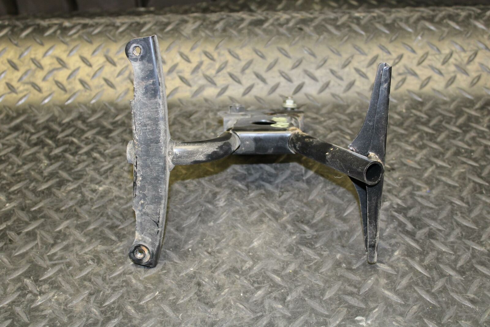 05-06 SUZUKI KATANA 750 GSX750F UPPER FAIRING MIRROR GAUGES STAY BRACKET bb166