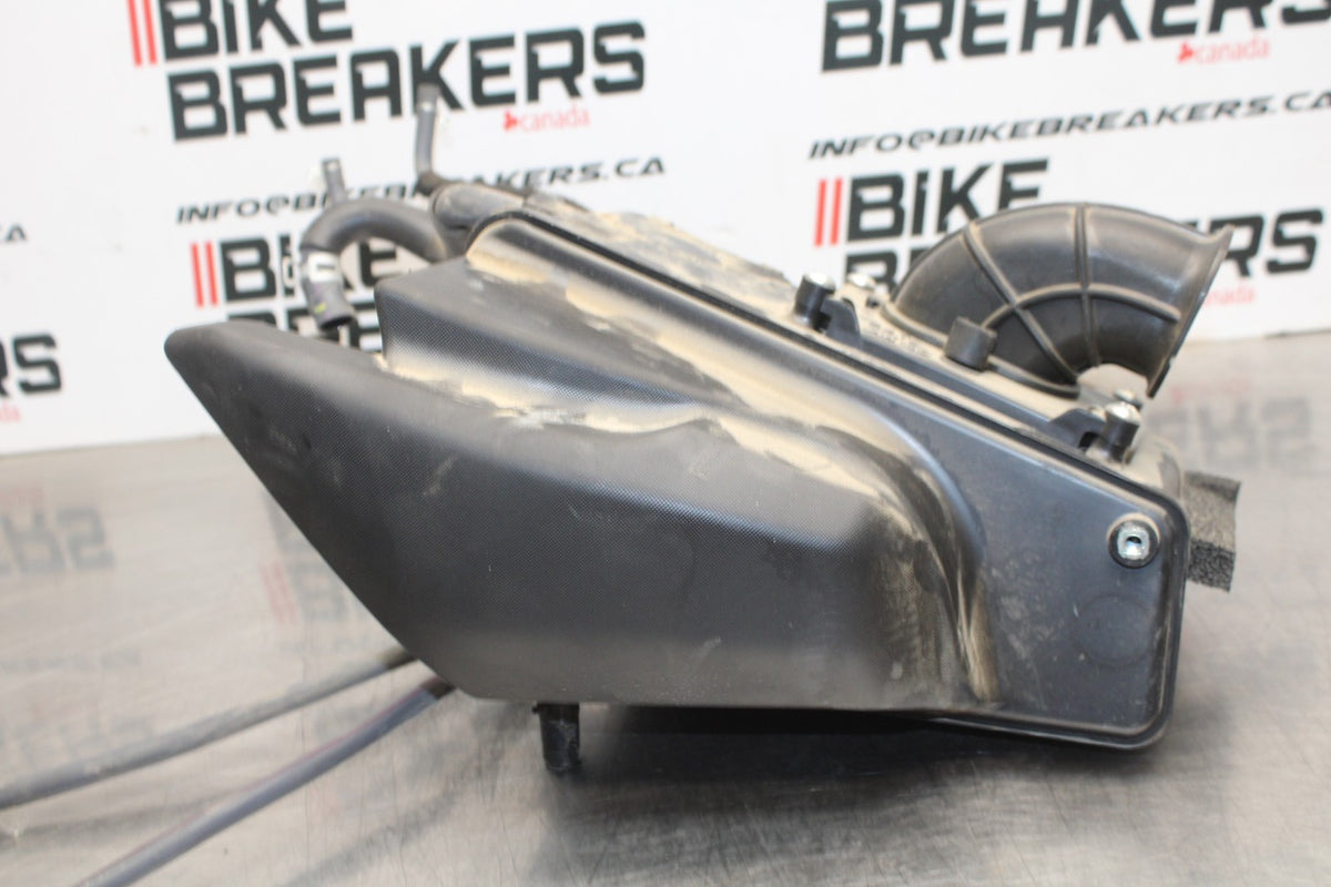 22-25 YAMAHA YZF R7 AIRBOX AIR INTAKE FILTER BOX 1WS-14401-00-00 BB769