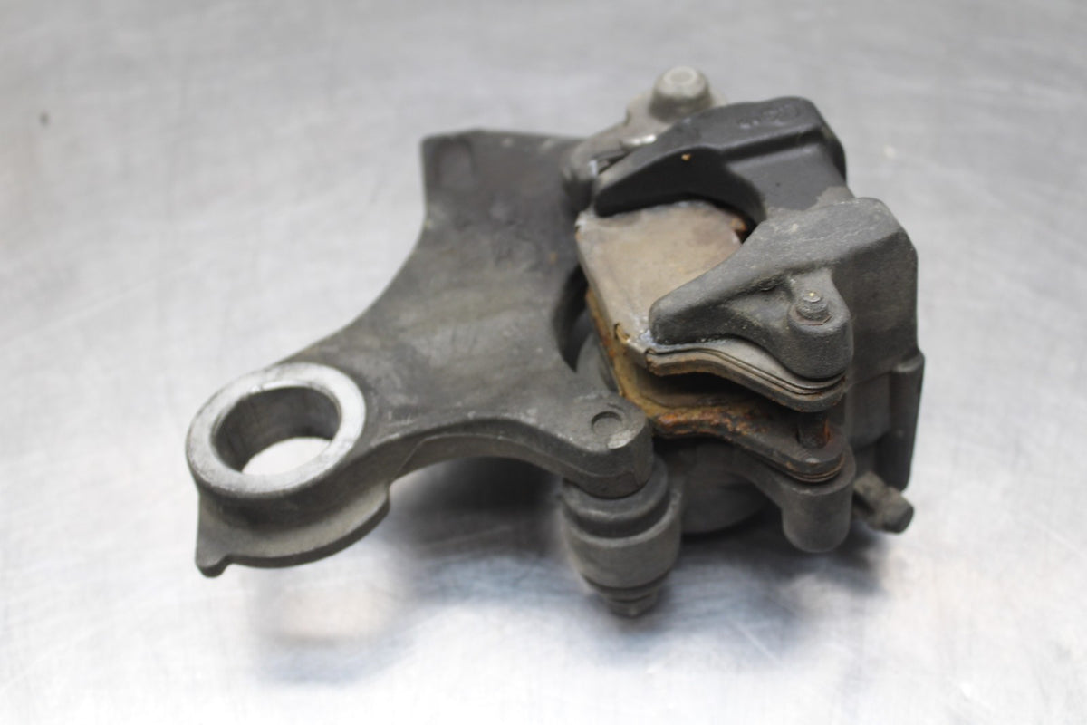 05 YAMAHA YZF R6 REAR BACK BRAKE CALIPER W MOUNT BRACKET BB858