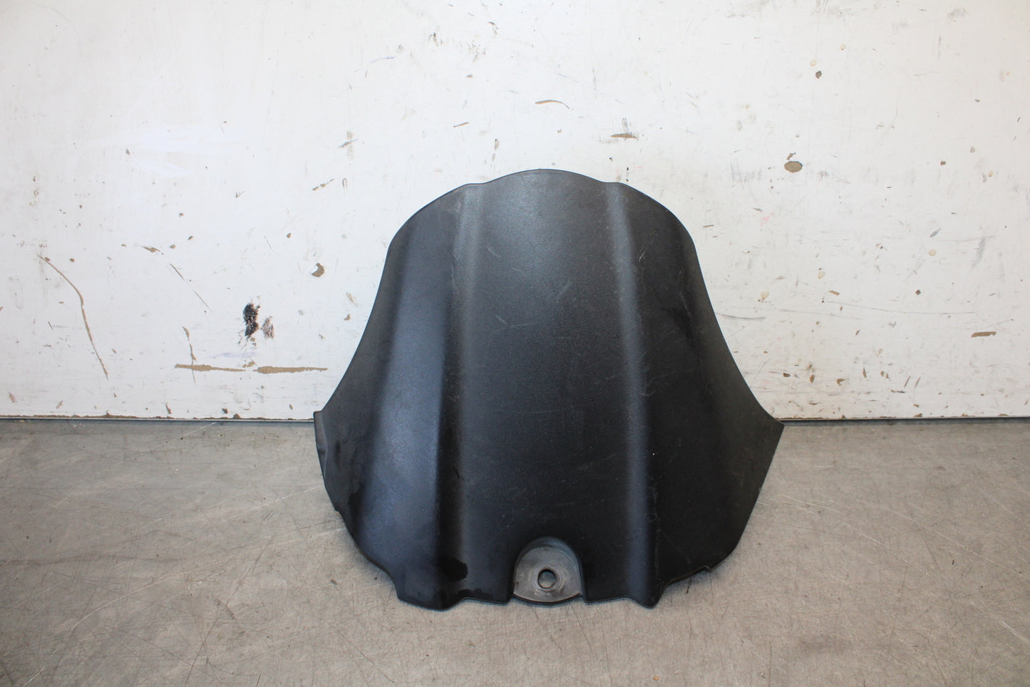 05-06 SUZUKI GSXR1000 REAR BACK WHEEL TIRE HUGGER FENDER 63114-41G00-291 BB663