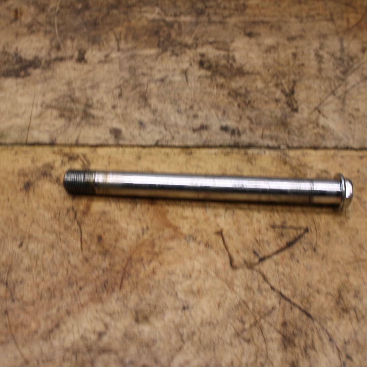 05-08 KAWASAKI VULCAN 1500 VN1500N CLASSIC REAR BACK SWINGARM BOLT BB343