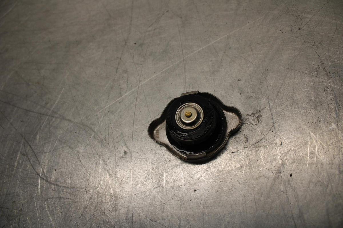 15-17 YAMAHA YZF R3 RADIATOR CAP 5ST-E2462-00-00 BB453