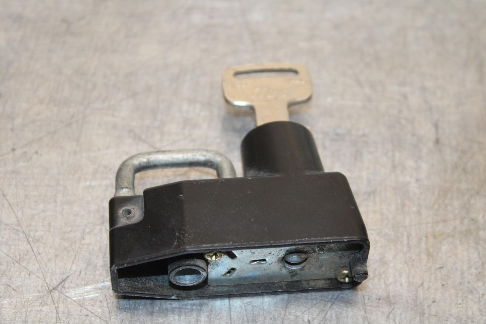 1998 Yamaha Vmax 1200 VMX1200  GAS CAP AND SEAT LOCK BB620