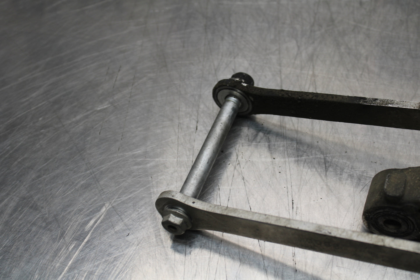 04-05 KAWASAKI NINJA ZX10R REAR DOGBONE SHOCK LINKAGE LINK BB163