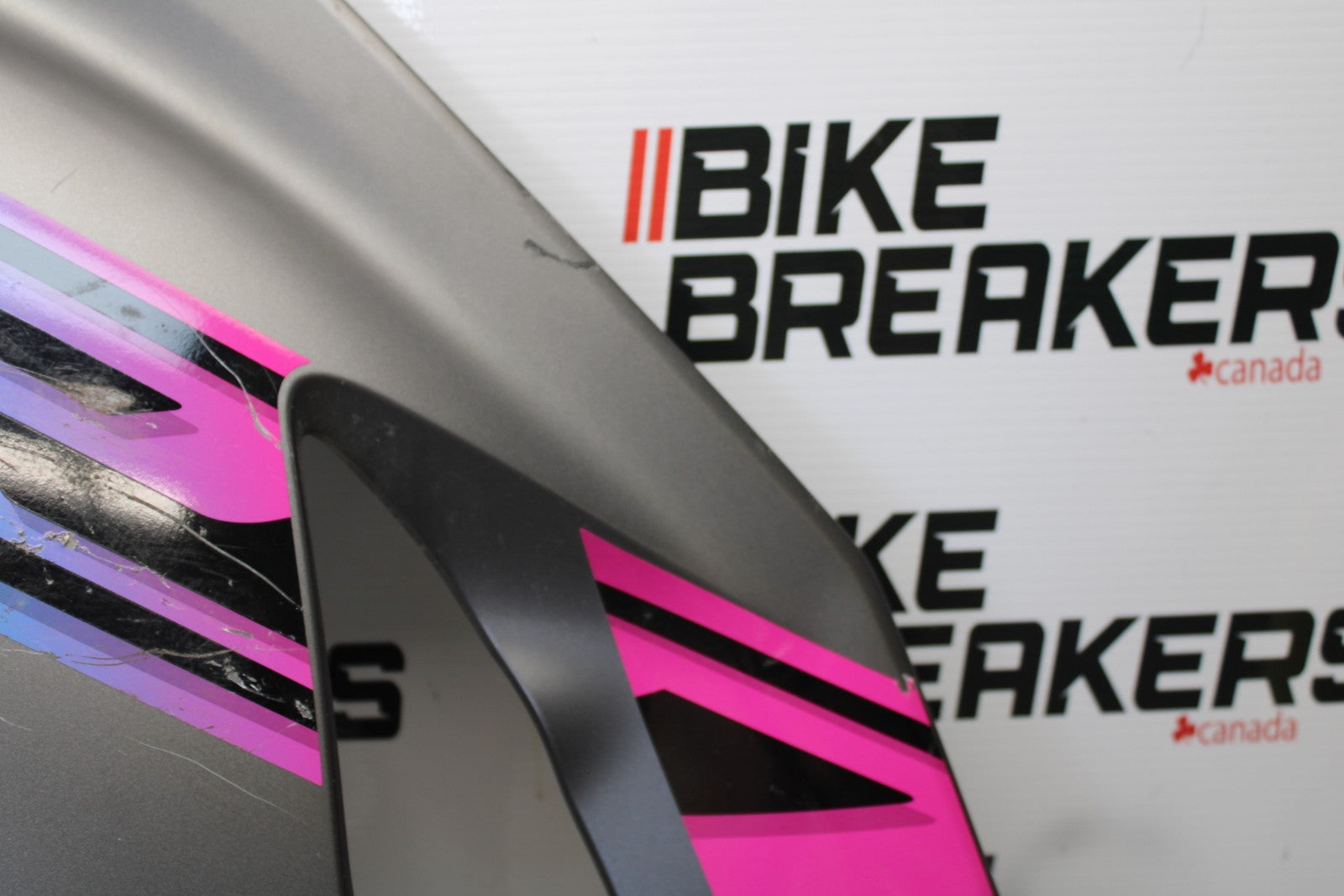22-25 YAMAHA YZF R7 LEFT MID UPPER SIDE FAIRING COWL BB182