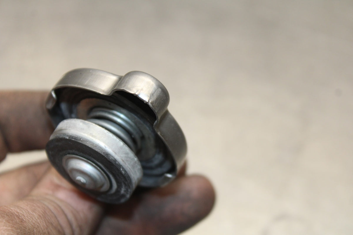 07-08 KAWASAKI NINJA ZX6R RADIATOR CAP BB855