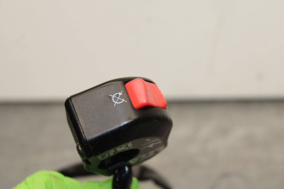 07-08 YAMAHA YZF R1 RIGHT CLIP ON HANDLE KILL OFF START SWITCH SWITCHES BB120