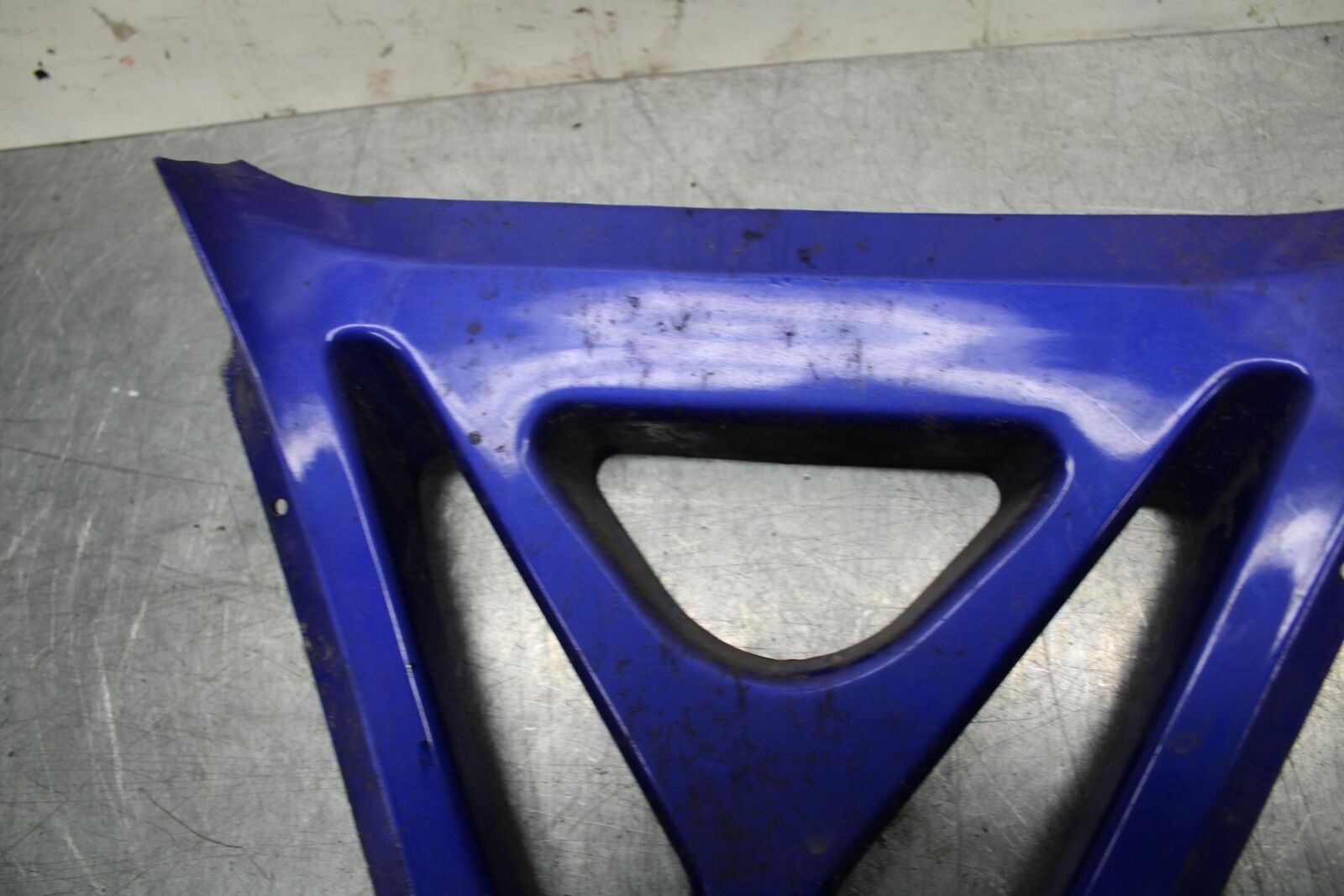 98-99 YAMAHA YZF R1 FRONT LOWER INNER EXHAUST V FAIRING COWL GUARD BB74
