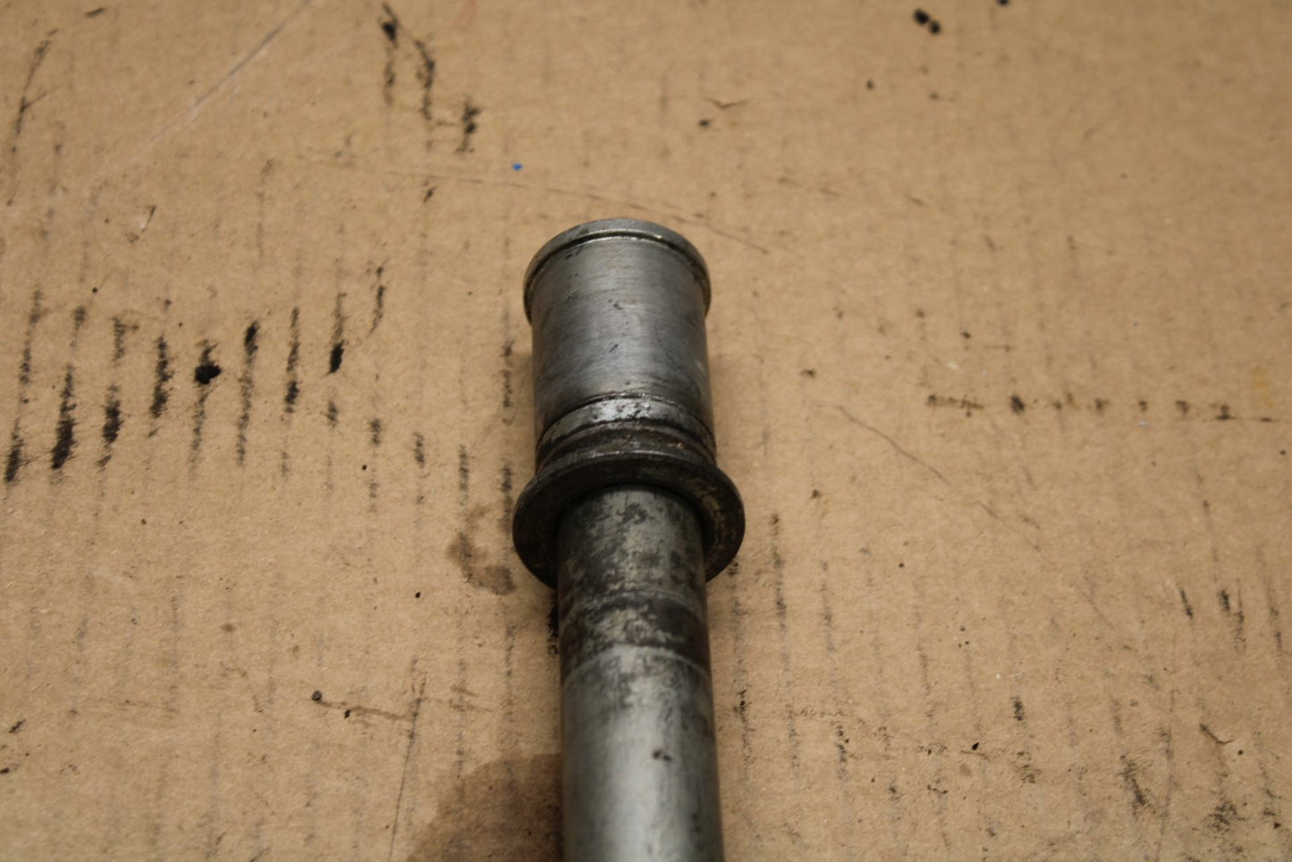 96-03 KAWASAKI NINJA ZX9R FRONT WHEEL RIM AXLE PIVOT BOLT BB01