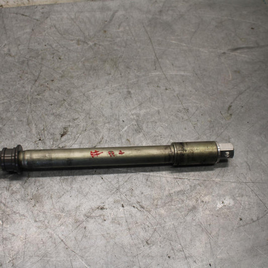 2017 Suzuki GSXR600 FRONT WHEEL RIM AXLE PIVOT BOLT 54711-14J00 BB527