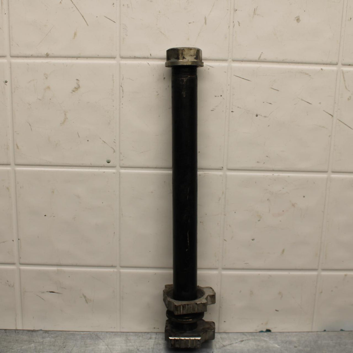 07-11 KTM  990 SUPER DUKE REAR AXLE BACK WHEEL RIM PIVOT BOLT AXEL BB578