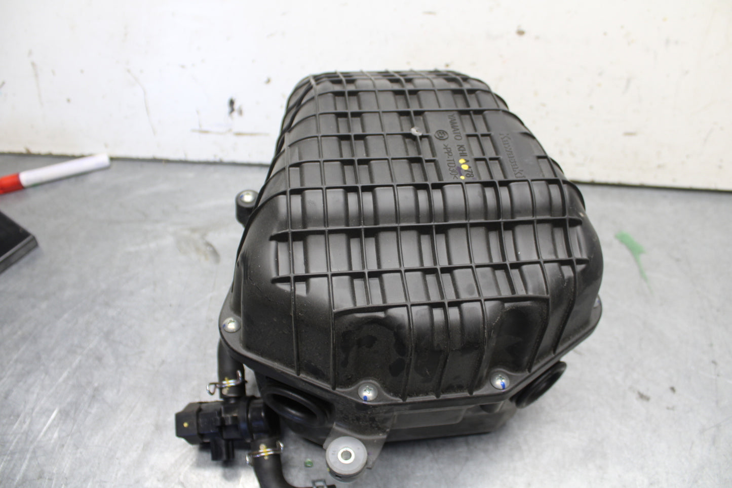 18-23 KAWASAKI NINJA 400 AIRBOX AIR INTAKE FILTER BOX BB660