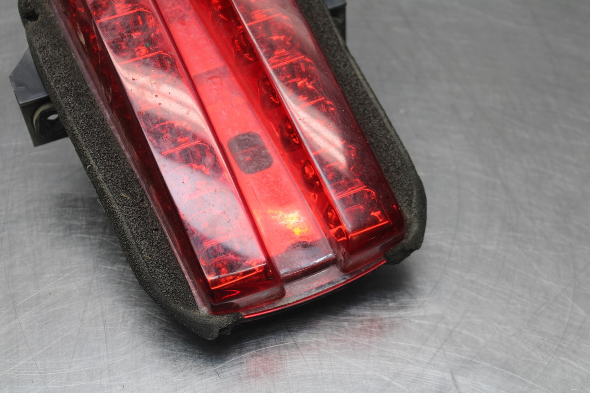 08 SUZUKI SV650 REAR TAIL TAILLIGHT BACK BRAKE LIGHT BB846