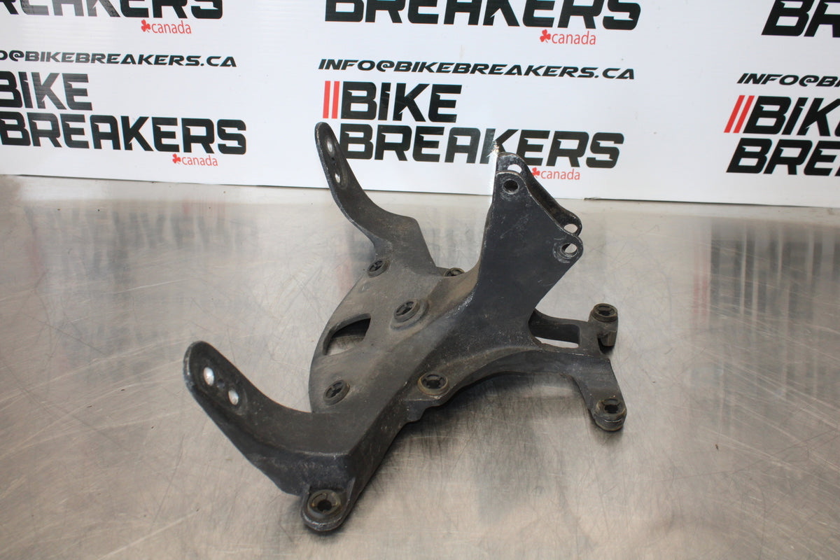 07-08 YAMAHA YZF R1 UPPER FAIRING MIRROR GAUGES STAY BRACKET BB160