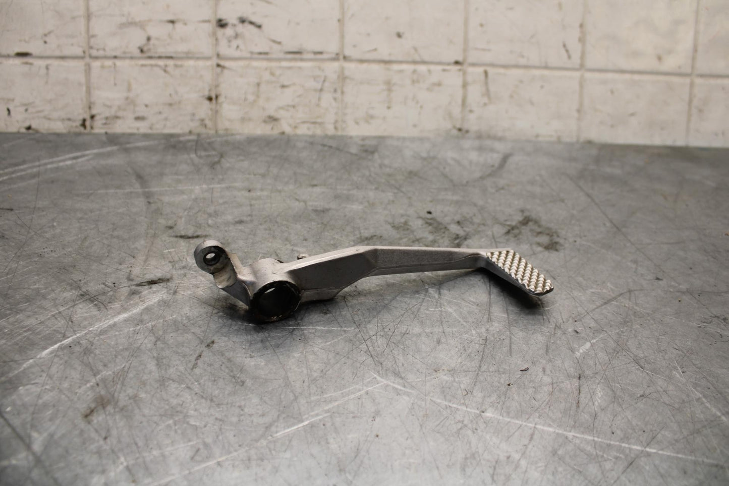 2008 Yamaha YZF R6 RIGHT REARSET BRAKE FOOT PEDAL 2C0-27211-00-00 BB521
