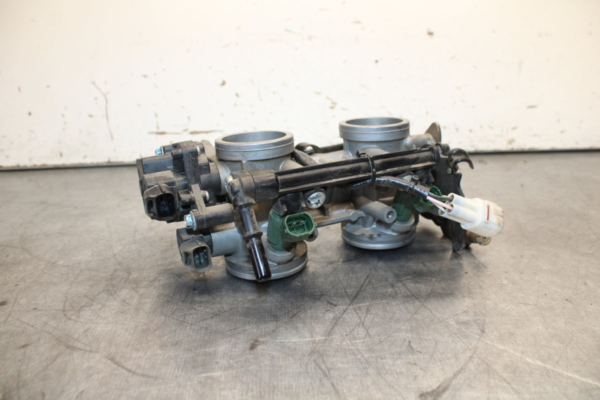 12-17 KAWASAKI ER-6N Z650 MAIN FUEL INJECTORS / THROTTLE BODIES BB709