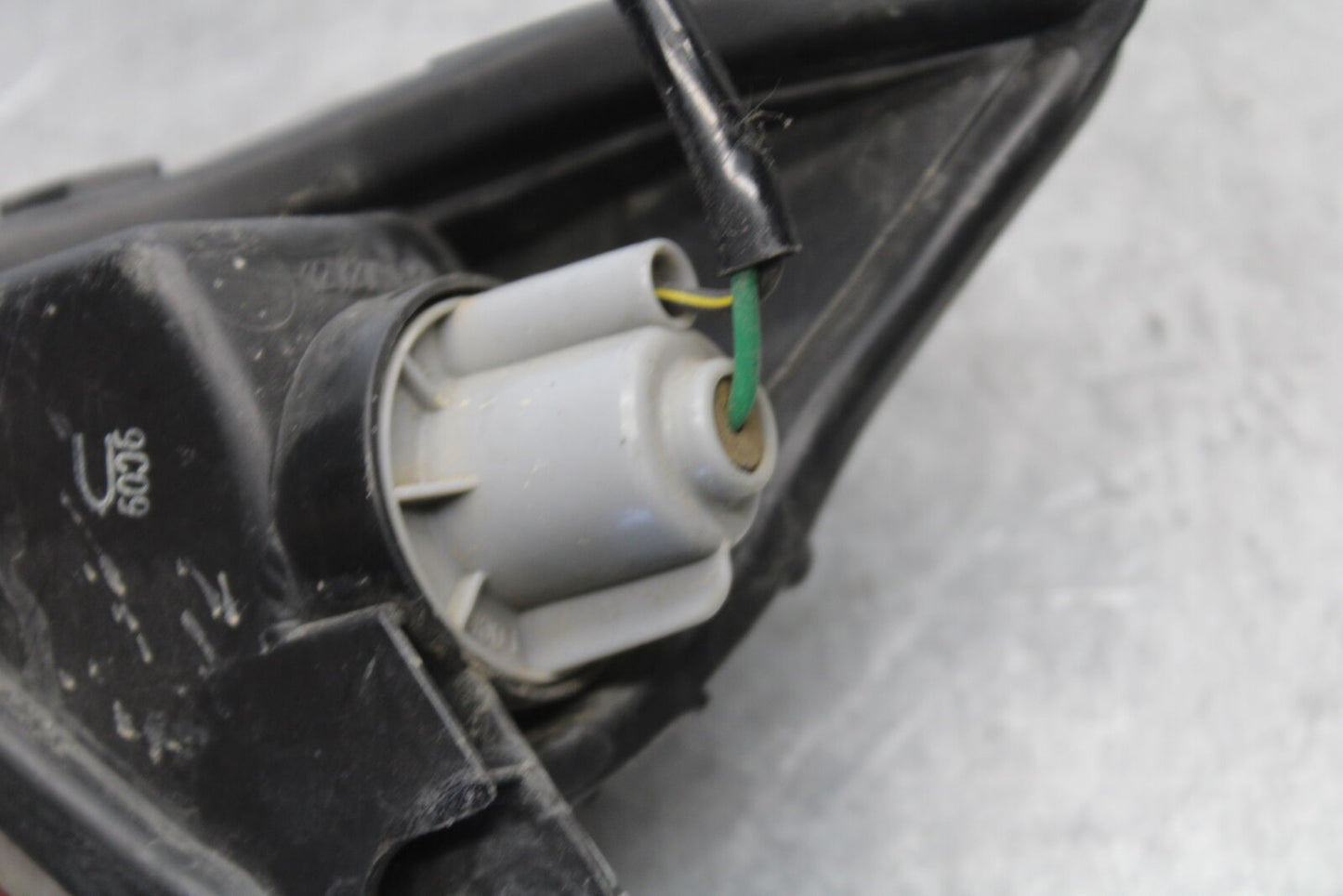 09-12 KAWASAKI NINJA ZX6R ZX600R RIGHT FRONT TURN SIGNAL LIGHT INDICATOR BB656