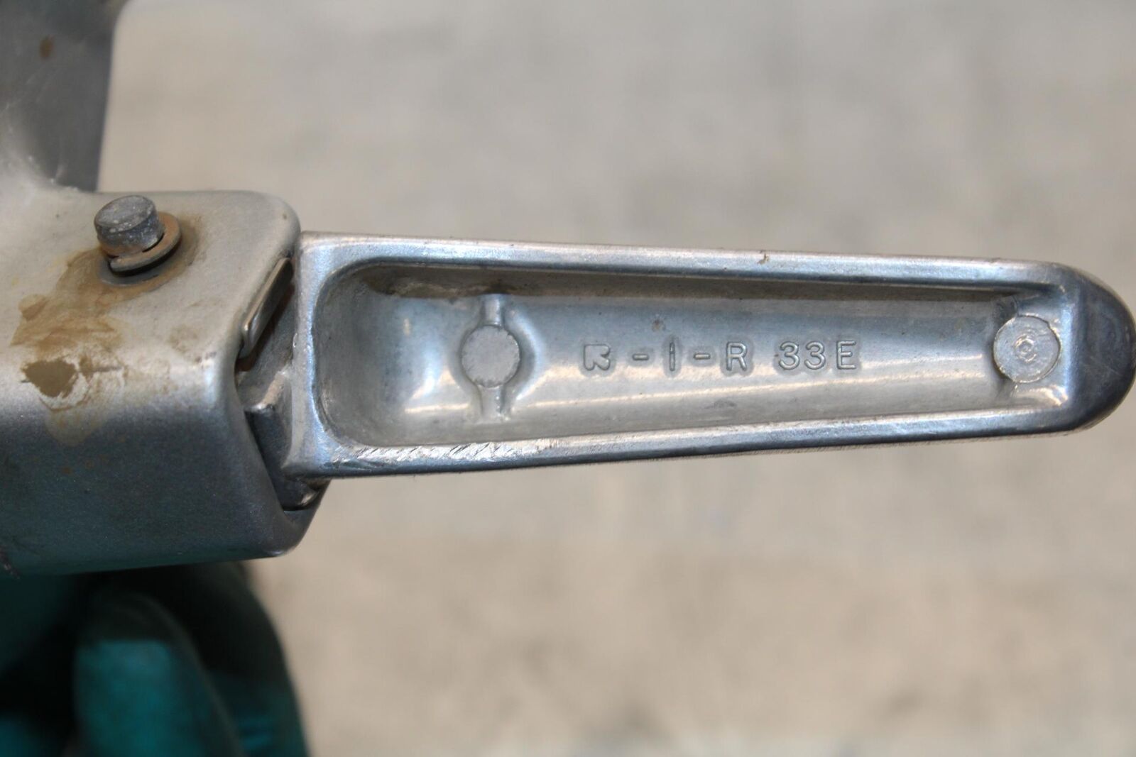 1999 Suzuki GSXR600 RIGHT REAR BACK PASSENGER PEG BB580