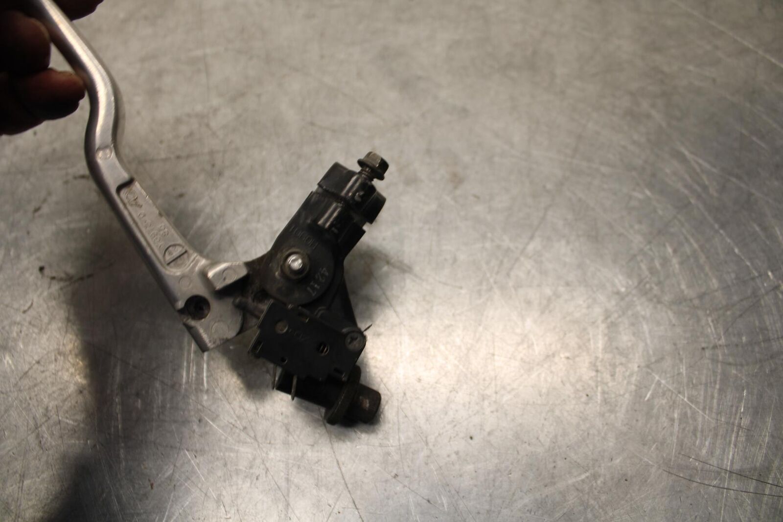 03-04 HONDA CBR600RR CLUTCH LEVER PERCH MOUNT BRACKET BB614