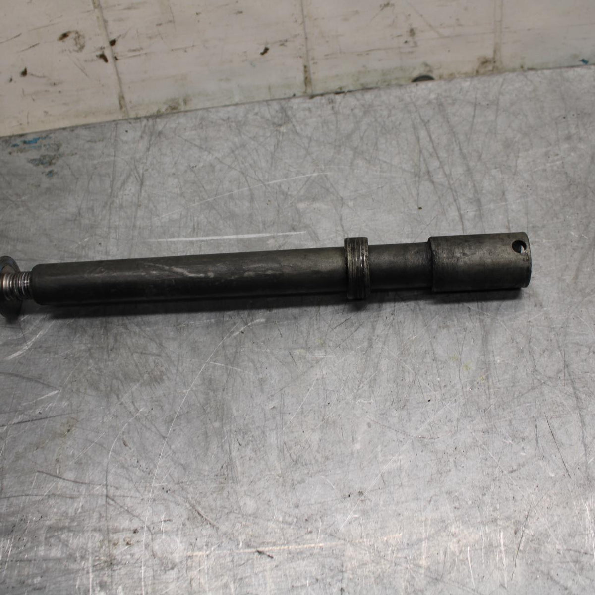09-12 HONDA CBR600RR FRONT WHEEL RIM AXLE PIVOT BOLT 44301-MFJ-D00 BB450