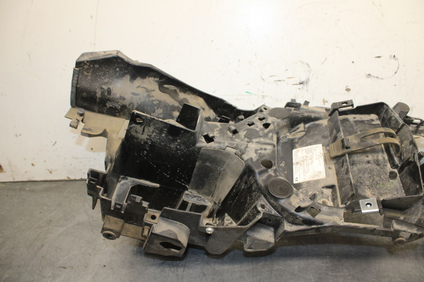 16-17 KAWASAKI VULCAN S 650 EN650 ABS BATTERY TRAY BOX HOLDER BB731