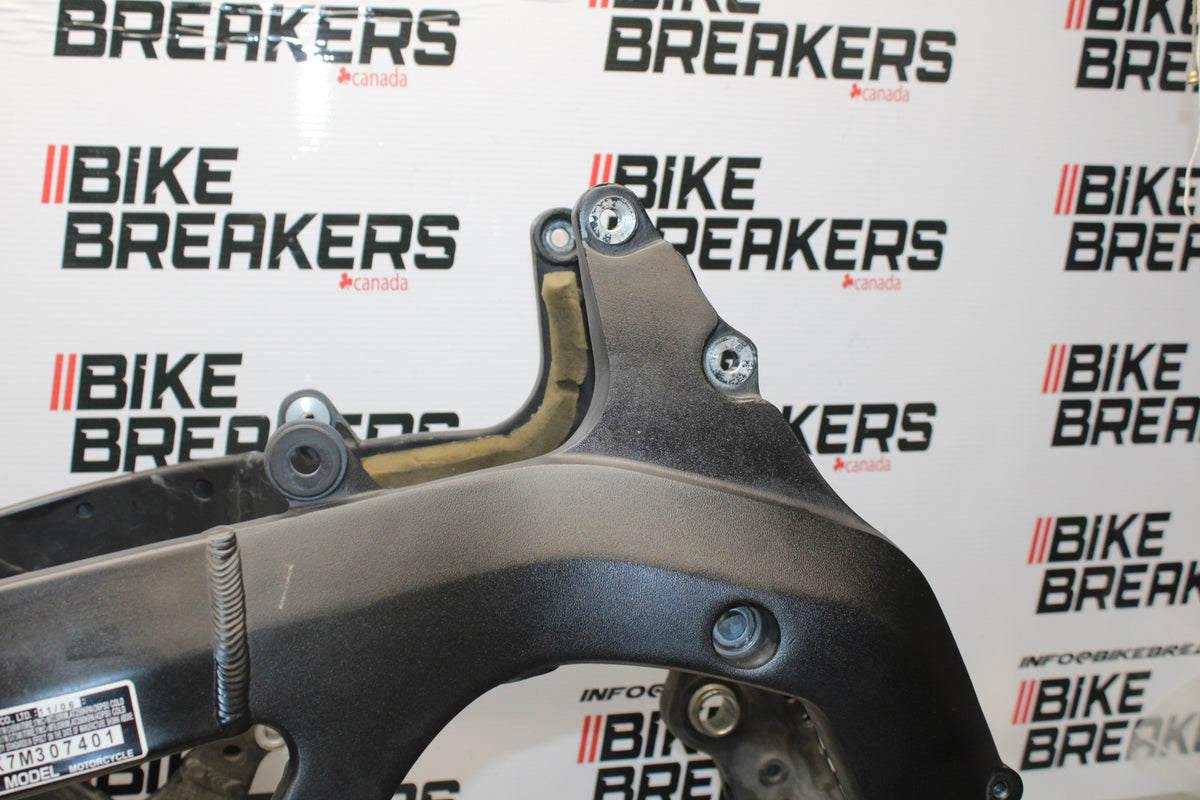 06-07 HONDA CBR1000RR FRAME CHASSIS BB166
