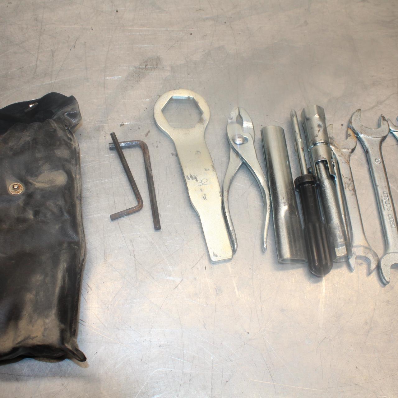 07-08 KAWASAKI NINJA ZX6R STOCK TOOLS OEM TOOL BAG KIT SET 56007-0033 BB456