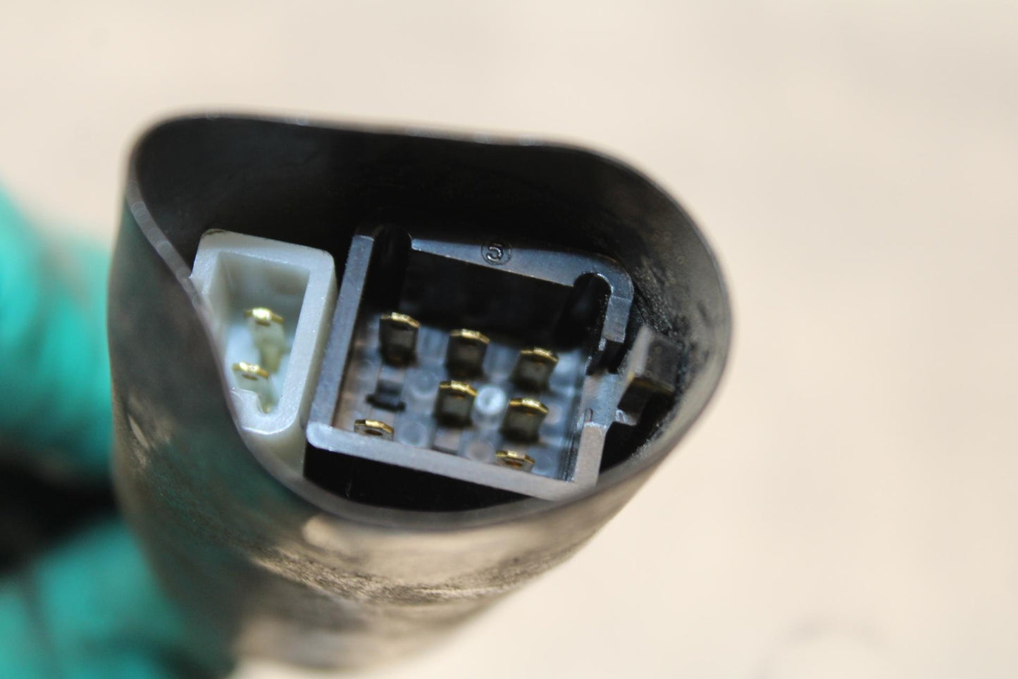 19-22 KAWASAKI Z400 LEFT CLIP ON HANDLE HORN SIGNALS SWITCH  BB586