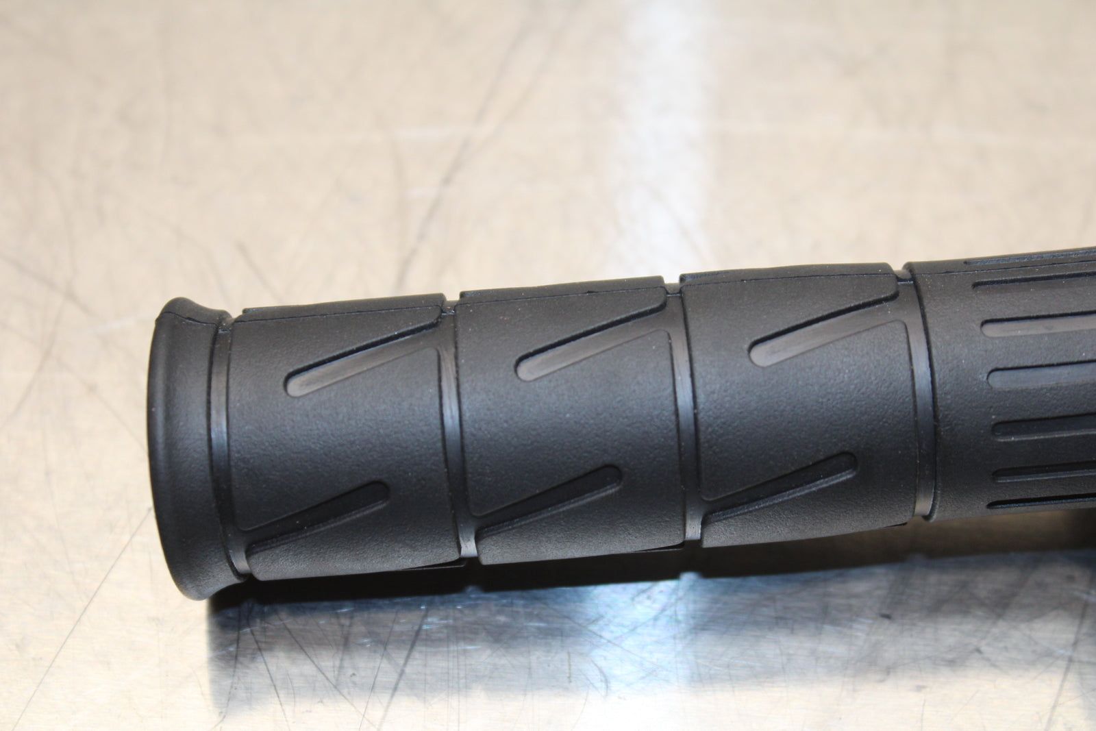 23-24 KAWASAKI NINJA ZX14R NEW!! THROTTLE CABLE LINE HOUSING GUIDE BB141