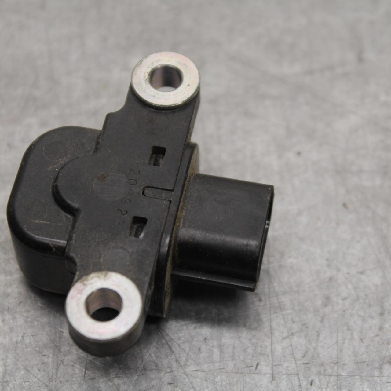 21 KAWASAKI NINJA ZX6R TIP OVER BANK ANGLE CRASH SENSOR SWITCH  21176-0026 BB647