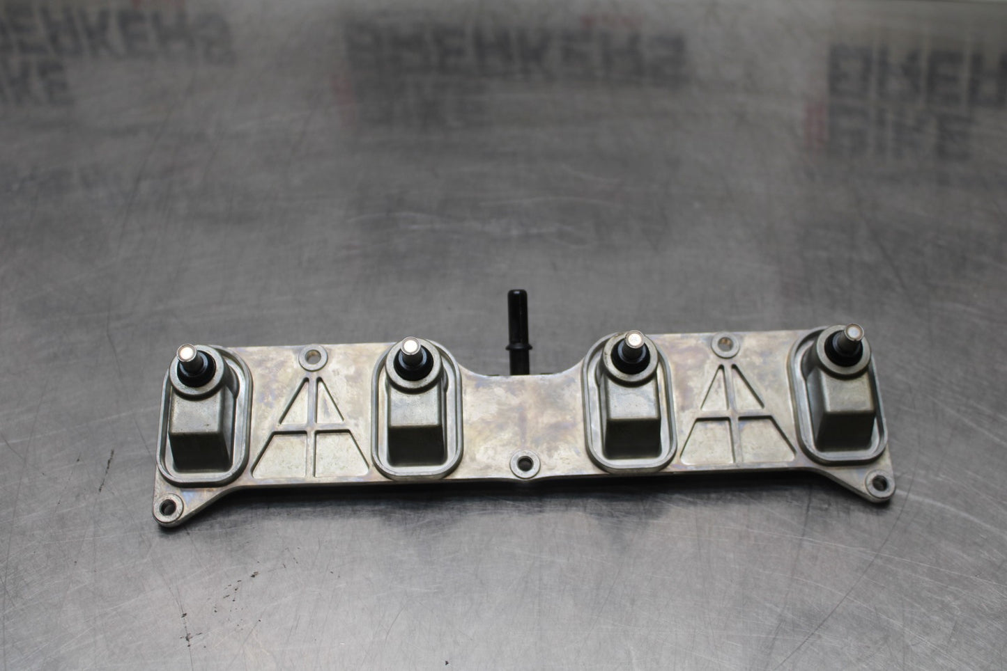 08 KAWASAKI NINJA ZX10R SECONDARY FUEL INJECTORS TOP AIRBOX GAS RAIL BB201