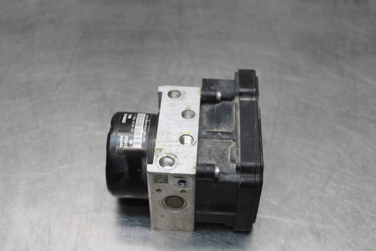 19 MOTO GUZZI V7 III ABS PUMP UNIT MODULE BB831
