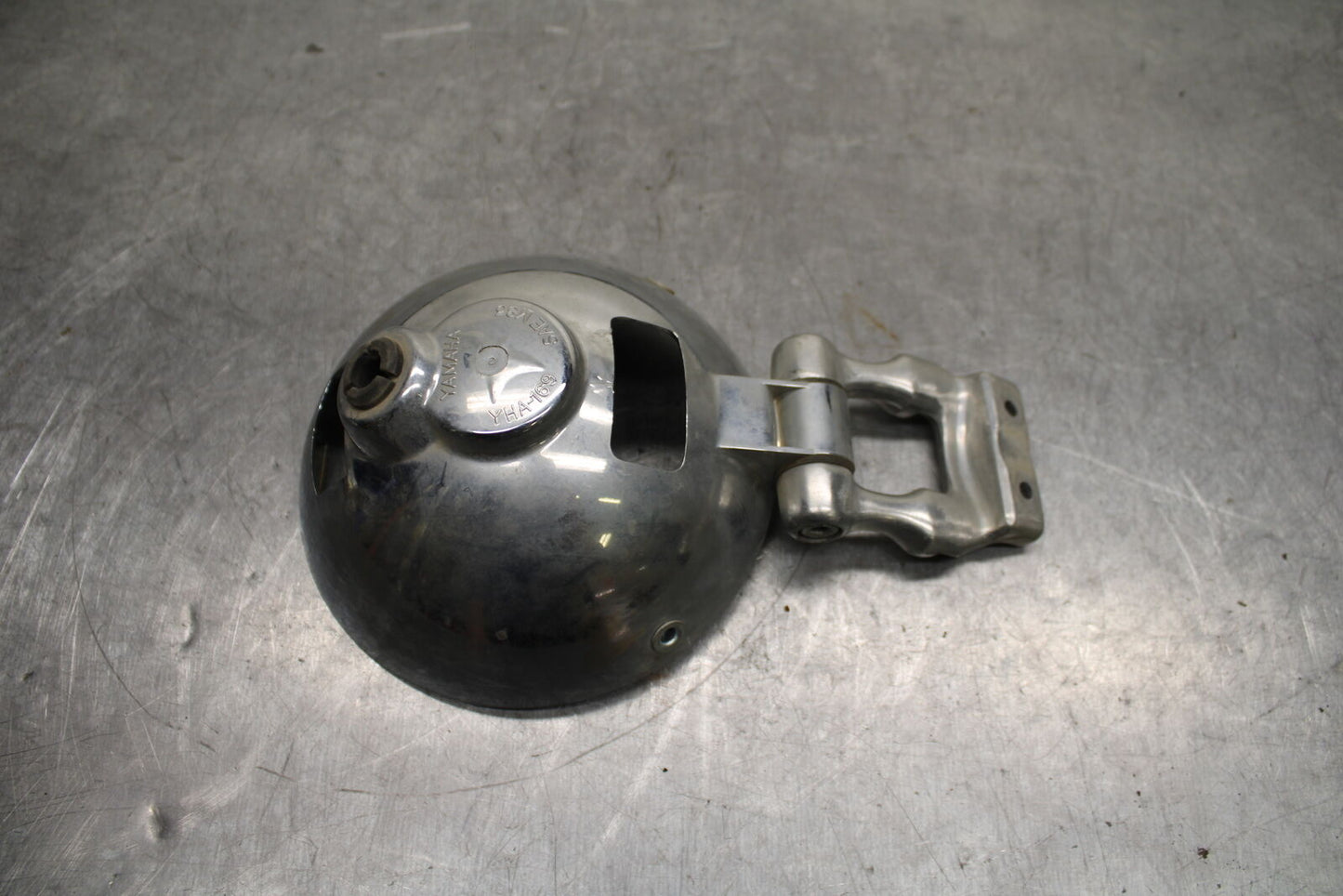 1984 Yamaha Virago 1000 HEADLIGHT CASE HOUSING BUCKET BB117
