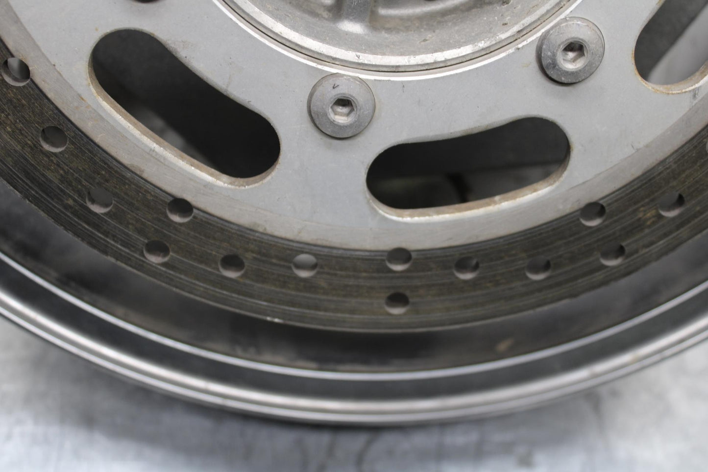 2005 Kawasaki Vulcan 1600 VN1600D Nomad REAR ROTOR AND WHEEL BB556