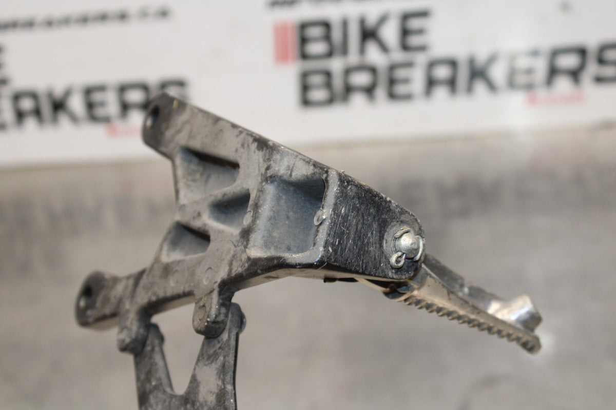 18 YAMAHA YZF R1  LEFT REARSET REAR SET DRIVER FOOT PEG REST STOP BB838