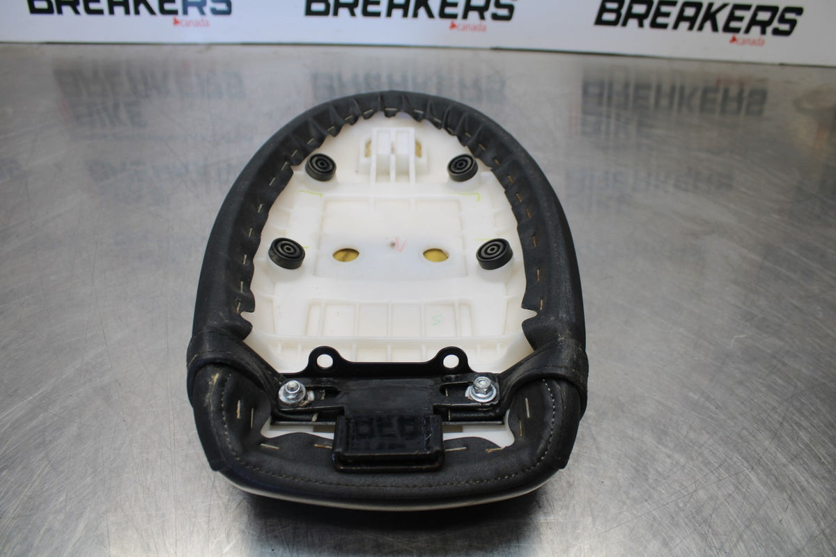 09 YAMAHA V STAR 950 REAR BACK PASSENGER SEAT BB172