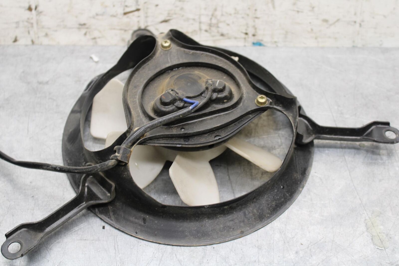 2003 Yamaha Vmax 1200 VMX1200 ENGINE RADIATOR COOLING FAN BB563