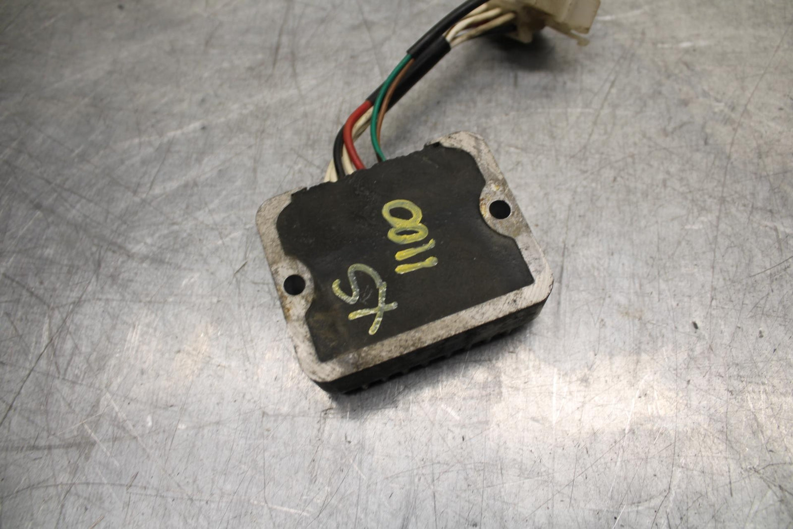1979 Yamaha XS1100 RECTIFIER VOLTAGE REGULATOR 1T4-81960-A0-00 BB572