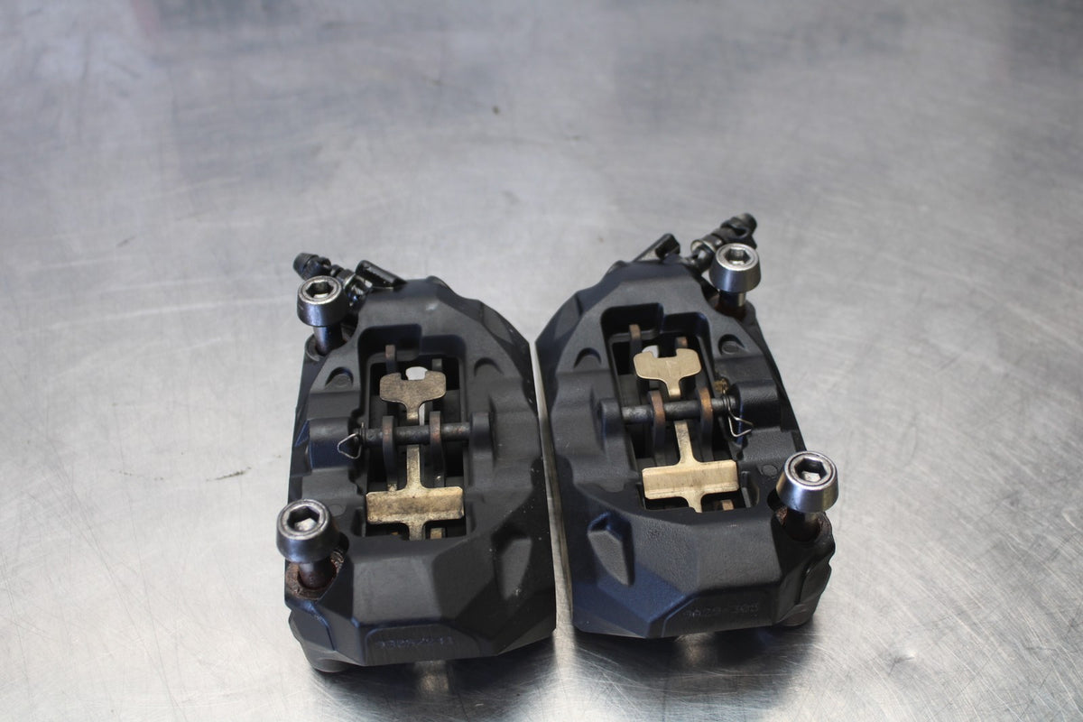 20 TRIUMPH STREET TRIPLE 765 RIGHT LEFT FRONT BRAKE CALIPER SET PAIR BB864